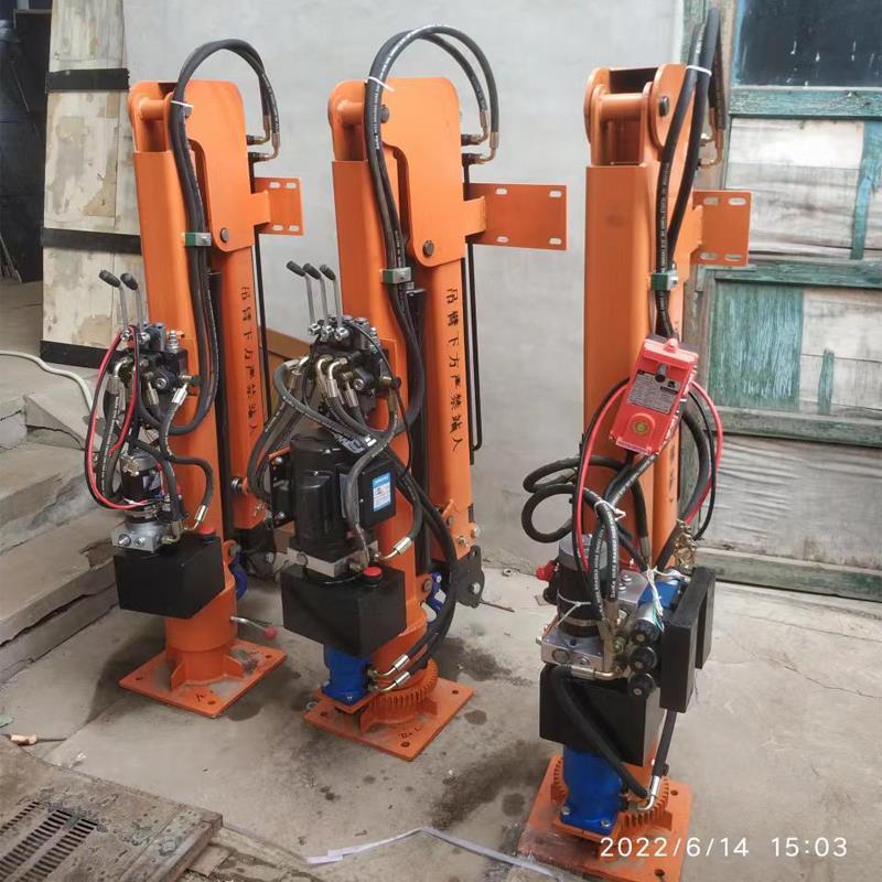 无极县重汽蓝牌随车吊 3.2吨 国六动力强 液压驱动 农用自卸起重机